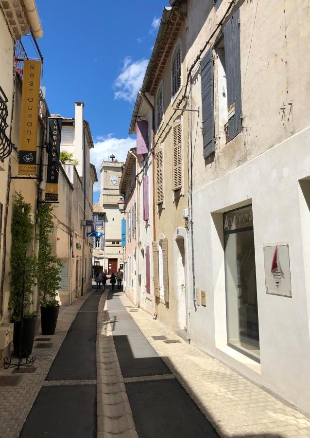 Le Sommeil Des Fees Saint-Rémy-de-Provence Exterior foto